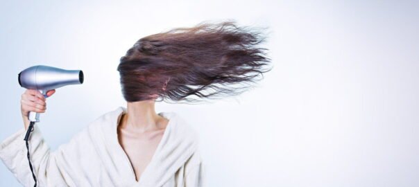 Does your hair fall out? Find out why this happens and how to prevent it